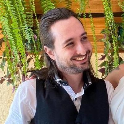 Raphael Peinado feliz